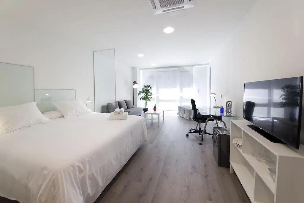 Pensión T5 Donostia Suites-1